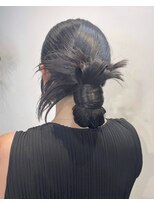 マノハル(MANOHARU)&nbsp;黒髪スーパーロング　タイトカチモリへア