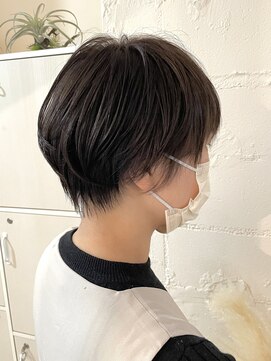 アンビエンテ(ambiente) くびれ　スッキリショート【坂根】