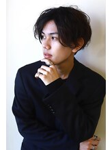 ラフで色気のあるセンターパート!顔まわりのニュアンスで差をつける《mana/メンズstyle》