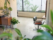 ハー(her)の雰囲気（開放的で緑豊かな、少人数制のゆったりサロン【都立大学】）