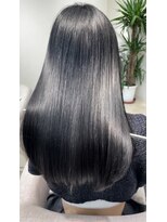 アム 表参道(am)&nbsp;小顔薄めバンググレージュレイヤーロング前髪パーマ黒髪