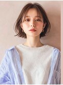 ぱっつん外はねボブ