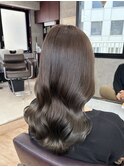 グレージュ×コテ巻き