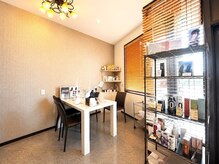 美髪クリニック 宇部店の雰囲気（くつろげる待合いスペース【宇部/髪質改善/スタッフ募集中】）