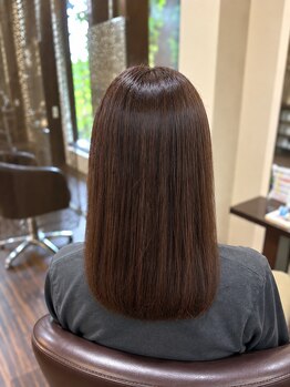 エフプロモーションヴァンカウンシルブリーズ(VAN COUNCIL BReeze)の写真/お悩みに寄り添いながら髪質改善を叶えるスタイリストと艶やかな髪を目指す