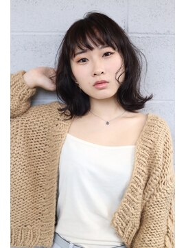 アンバースデー(UNBIRTHDAY) ミディアム/レイヤー/外ハネ【大成 志織】