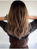 セミロングスタイルにピッタリ!!バレイヤージュカラー☆