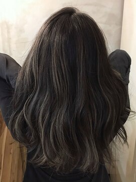 リンドヘアー(Lindo hair) スモーキーハイライト