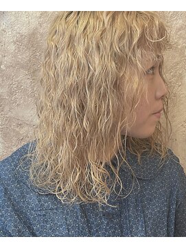 マギーヘア(magiy hair) ホワイトボリューミーパーマ［magiyhair西部笑］