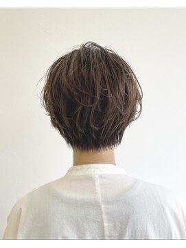 コントラスト ヘアーメイク(contra sto hair make) やんわりショート〈米澤〉
