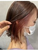 ツヤ髪ベージュ+ピンク暖色系イヤリングカラー 外ハネミディ