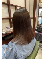 サロンデピレ うるツヤ髪質改善縮毛矯正ナチュラルブラウンセミロングスタイル