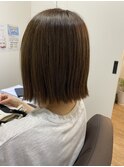 切りっぱなし×ぱつっと×外はねボブ×オリーブベージュ×ボブ