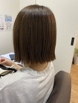 ジエクト ヴィシア(The Ect VIXIA) 切りっぱなし×ぱつっと×外はねボブ×オリーブベージュ×ボブ