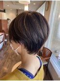 束感ハイライト×ショートヘア