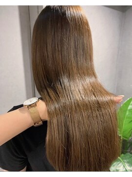 アイユー(ii+U) カーキベージュ　ニュアンスカラー　レイヤーロング