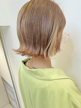 トルネード(TORNADO) シルキーベージュ イヤリングカラー レイヤーボブ 外ハネ t1026