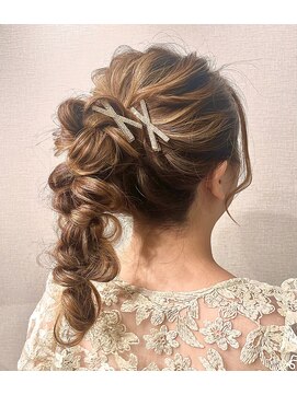 スリー(three) ヘアセット ヘアアレンジ ポニーテール