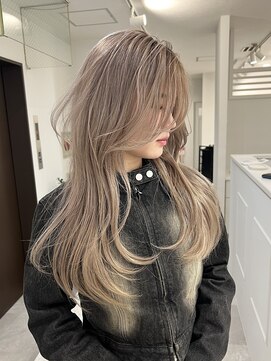 ヴィア(Via) 10代20代30代/レイヤーカット/ベージュ/ハイトーン/ダブルカラー