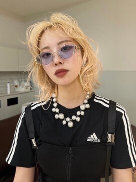 スタニング 渋谷(STUNNING.) 抜きっぱなしブロンド　ウルフレイヤー