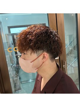 コワファーストナガサキシャンプーボーイ(COIFF1RST NAGASAKI SHAMPOO BOY) 縦落ちパーマ
