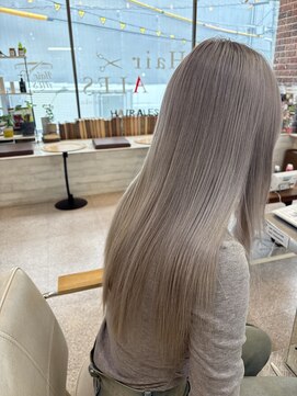 ヘアー アレス(hair ales) シルバーベージュカラー ハイトーンカラー