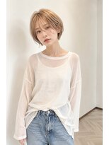 バグズ(Baguz) ハイトーンショートマッシュシースルーバングミルクティベージュ