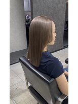 クヴェルアンドコー(Kvell&Co.)&nbsp;グレー感弱めのミルクティーグレージュ