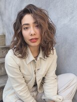 レイドバック(LAID BACK)&nbsp;【LAIDBACK代官山 髪質改善】細めハイライトの外国人風