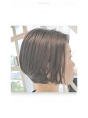 ショートボブ 前下がりボブ