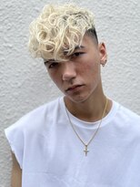 アカ(ACA)&nbsp;マッシュショートハイトーンカラーブリーチカラー札幌大通