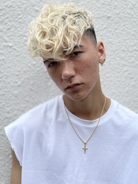 アカ(ACA) マッシュショートハイトーンカラーブリーチカラー札幌大通