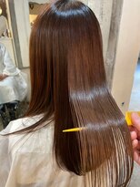 ロイジー(roijir)&nbsp;表参道roijir ナチュラルブラウン×髪質改善トリートメント