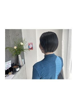 リュネッツ あざみ野店(lunettes) ぷつっとラインが可愛い・ミニボブ