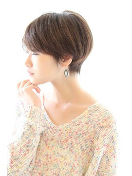 レウナ 外苑前(Reuna) 【30代40代50代】耳かけ前下がり小顔ショート