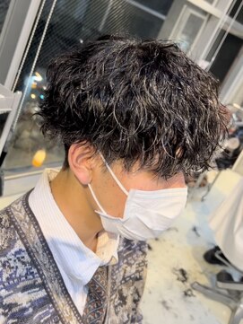 アーリー(Ali'i) 波巻きスパイラル刈り上げツーブロックマッシュ