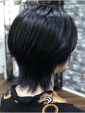 ウィスカーヘアー(whisker hair) ショートウルフ