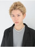 アップバングスパイキーショートハイトーン短髪