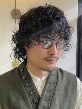 カムジーヘッドカミノウラ(COMEGHEAD KAMINOURA) メンズマッシュパーマニュアンスパーマスパイラルパーマ刈り上げ