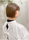 ミニボブ切りっぱなしパッツン前髪カットオリーブカラーボブ