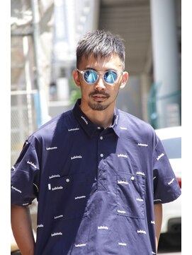 スリーナイン(THREE NINE) THREENINE　メンズヘアー　流行のツーブロック