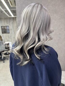 リノート バイ エゴル 太田川(Linoet by ENGOL) ホワイトシルバー/アンブレラカラー/ハイトーンカラー