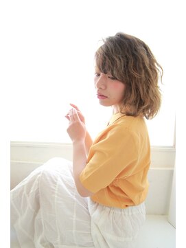 カプリス(caprice) ゆるふわエアリーボブイノセントベージュ