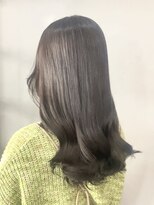 柔らかダークグレージュ