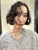 レティ(lety)&nbsp;暗髪ボブのウェーブパーマスタイル