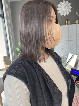 レド(LeDo) グレージュ×切りっぱなしカット×顔まわりレイヤー【四日市】