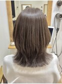 白髪ぼかしグレージュ×ミディアムレイヤー　30代40代50代