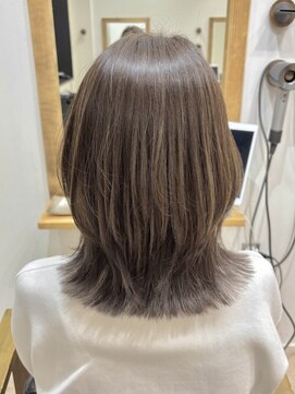 ハーツ(Heart's) 白髪ぼかしグレージュ×ミディアムレイヤー　30代40代50代