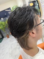 シャルム(CHARME)&nbsp;20代，30代人気なメンズのニューアンスパーマにインナーカラー