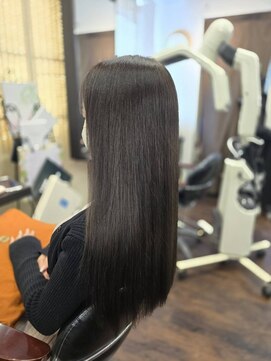 タイガ 上野御徒町(TAIGA) 髪質改善XTOKIOトリートメント×アディクシーカラー【H&M凛】